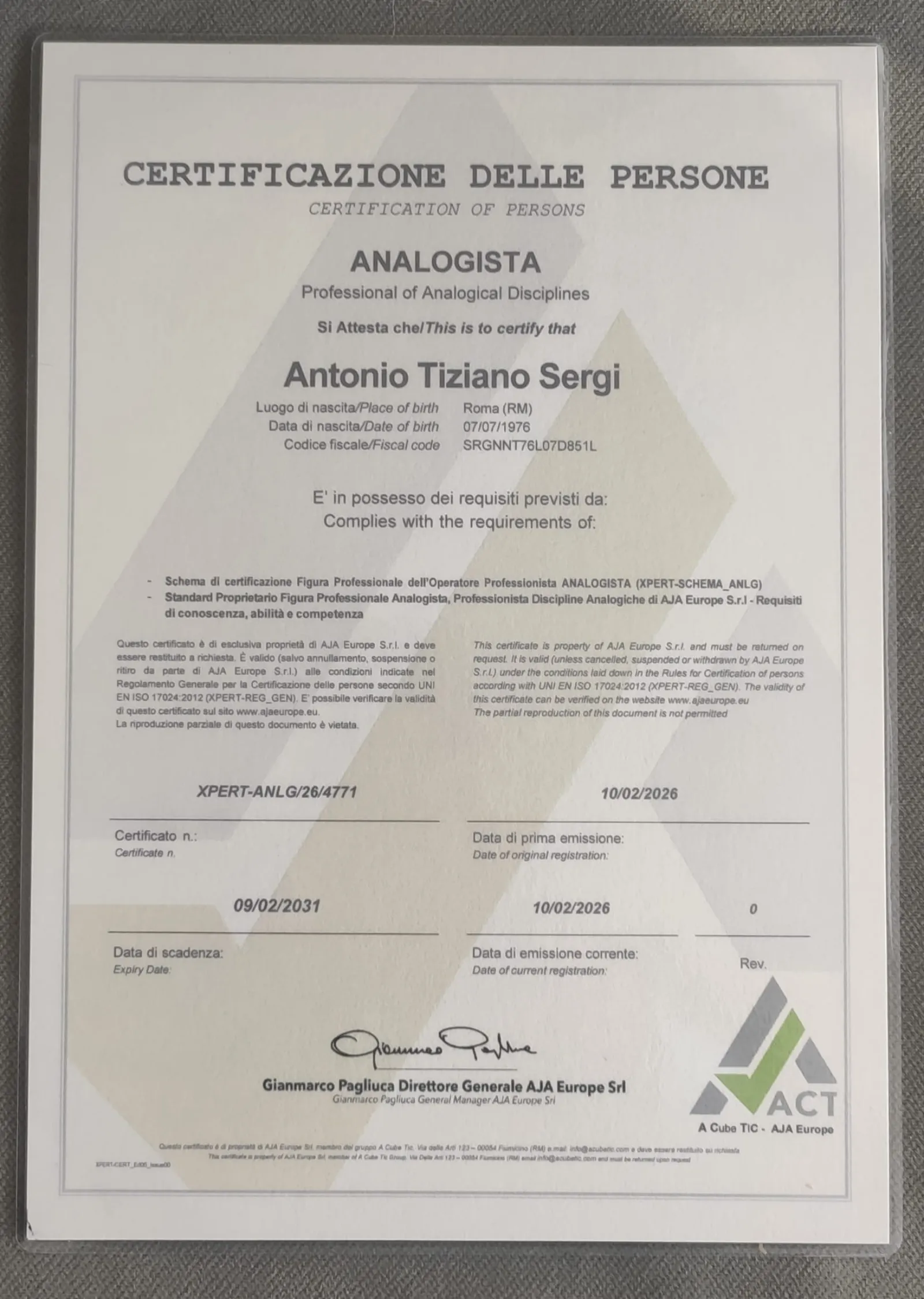 Certificazione ufficiale di Antonio Tiziano Sergi come analogista professionista discipline analogiche